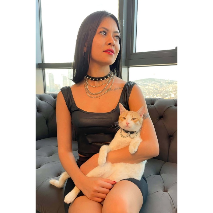 Çivi Ve Zincir Detaylı Şık Anne Kedi Choker Set