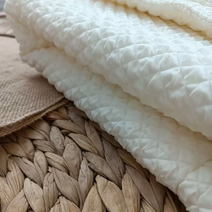 Yenidoğan Kulaklı Şapkalı Düğme Detaylı Fiyonklu Bebek Battaniyesi Kundak