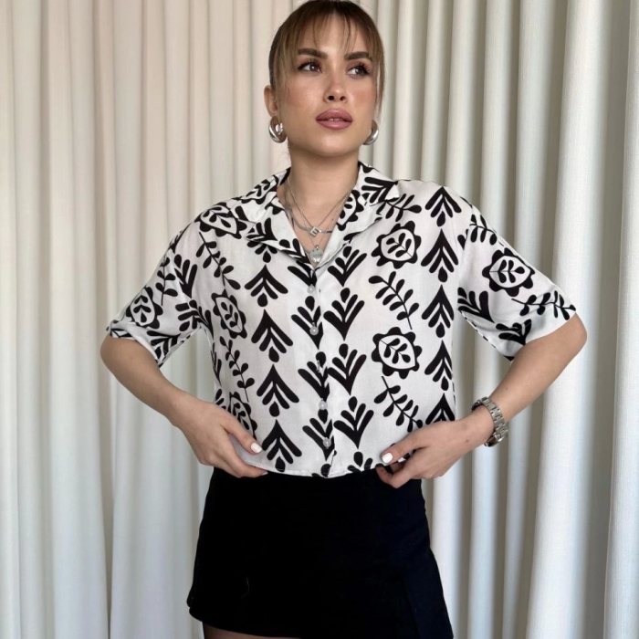 Siyah beyaz baskılı crop gömlek