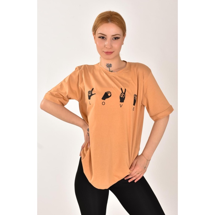 Love İşaret Baskılı Bayan Kısa Kol T-shirt