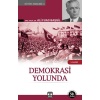 Demokrasi Yolunda  (4022)