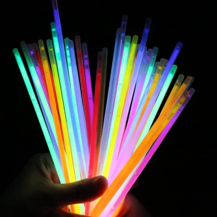 Karanlıkta Yanan Parlayan Fosforlu Glow Stick  Çubuk Bileklik 50 Adet