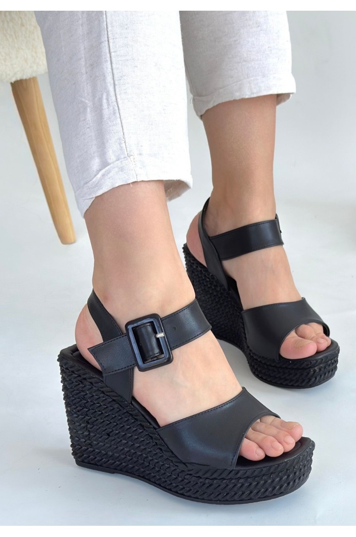 Wowo Siyah Cilt Dolgu Topuk Sandalet