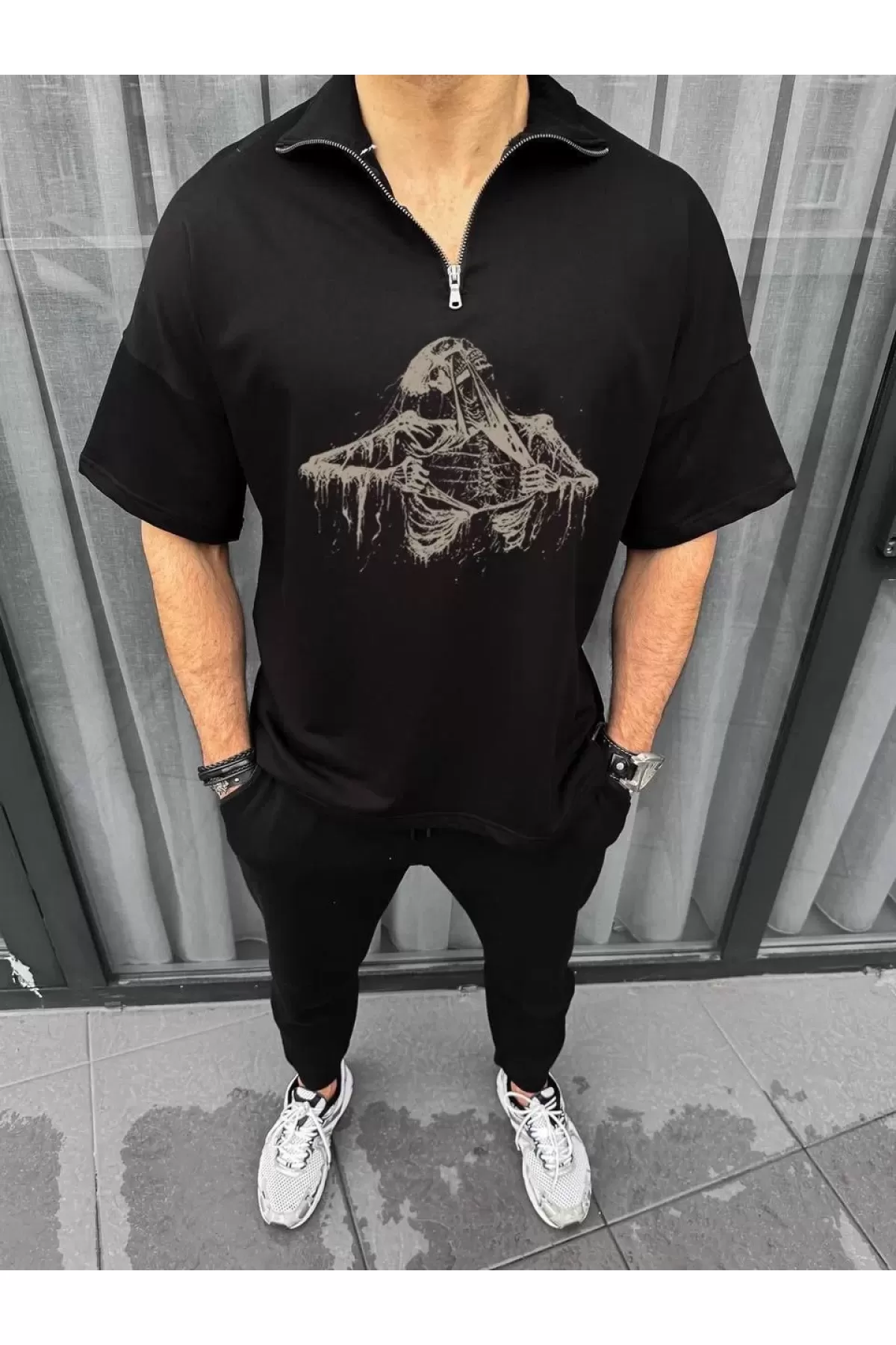 Baskılı Fermuar Yaka Oversize T-Shirt  - Siyah