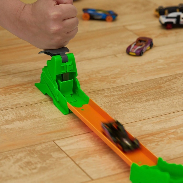 HKX47 Hot Wheels Track Builder Heyecanlı Atlayış Akrobasi Seti