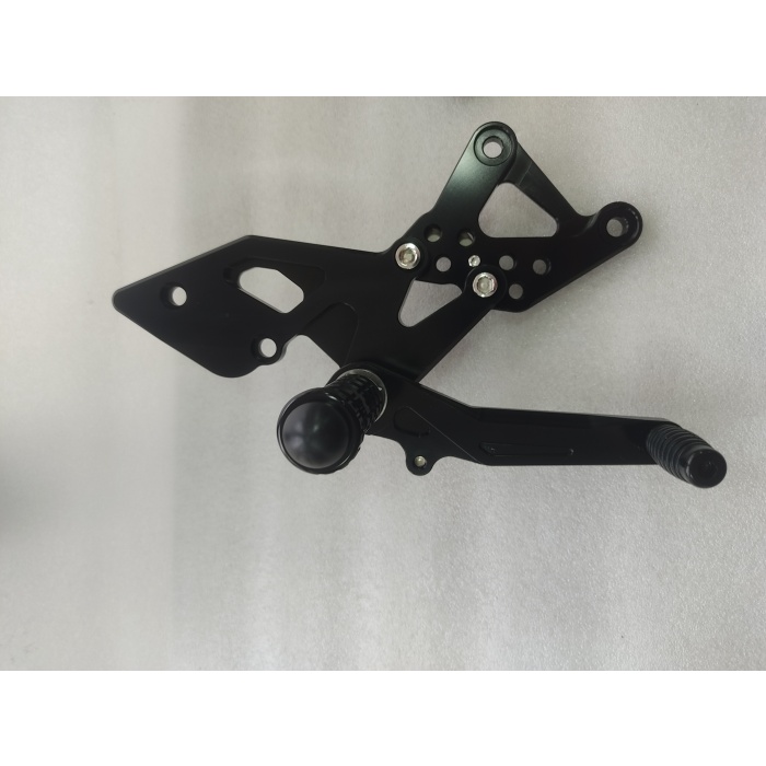 YAMAHA R25 MT25 R3 CNC AYARLANABİLİR AYAKLIK SET - SAĞ SOL - SİYAH