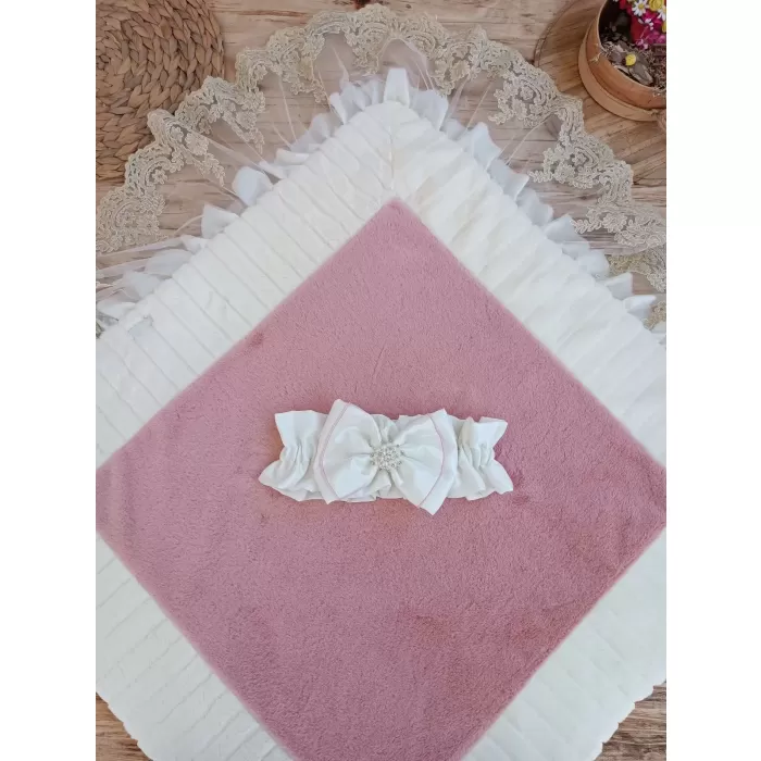 Yenidoğan Wool Yün Kumaş Taç Nakışlı Güpür Duvaklı Fiyonk Prizma Taş Unisex Kundak Bebek Battaniyesi Pembe