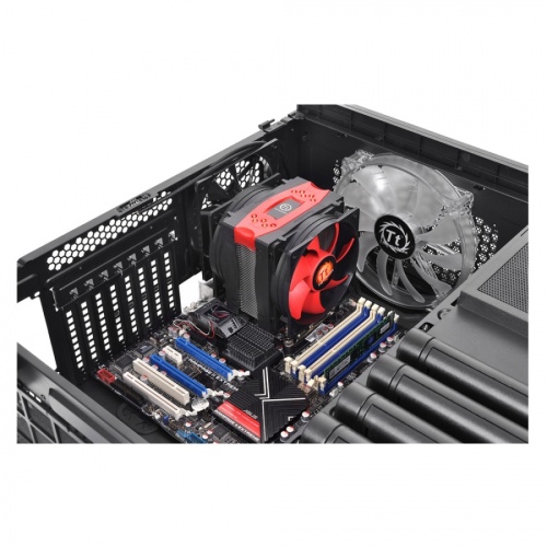 Thermaltake Frio Advanced 2x130mm Fanlı 230W destekli İntel / AMD Uyumlu İşlemci Soğutucusu