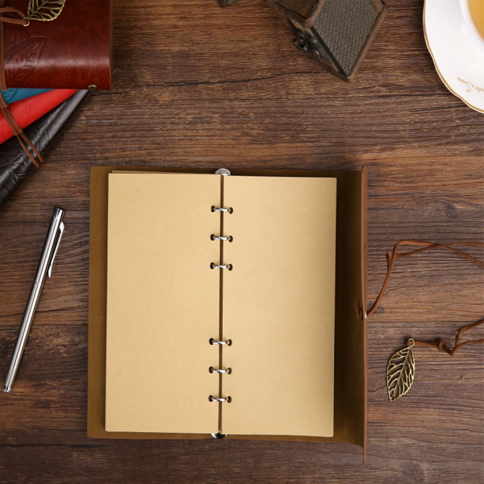 1 Adet Yaprak Desenli Çizgisiz Deri Defter
