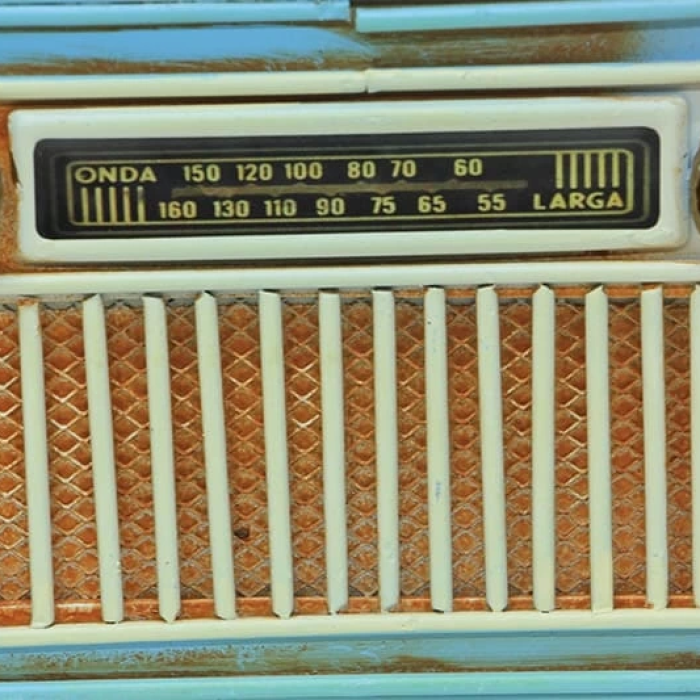 Dekoratif Metal Radyo