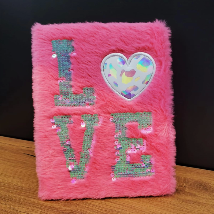 1 Adet Love Tasarımlı Peluş Defter - Aşk Temalı Defter