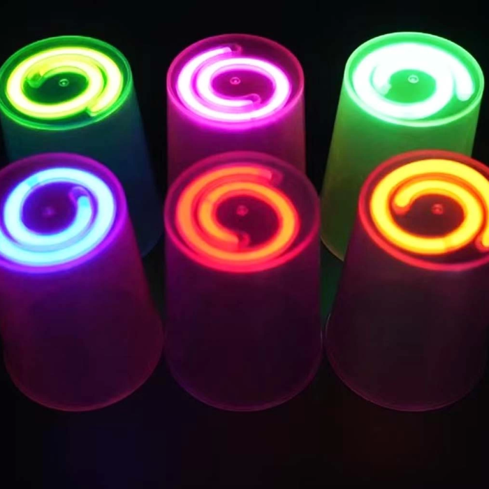 Karanlıkta Yanan Gece Işığı Mega Glow Bardaklar 8 Adet 8.5 X 10.5 Cm