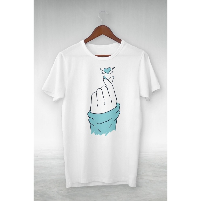 Unisex Beyaz Blue Tıny Heart At Fınger Tıp Baskılı Illustrasyon Çizim Tshirt