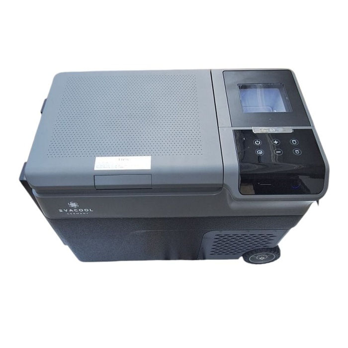 EVA 40 LT PORTATİF BUZ DOLABI VE BUZ YAPICI