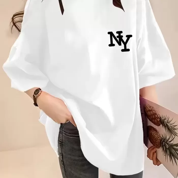 Kadın Eğlenceli Harf NY Baskılı Bisiklet Yaka Tişört - Rahat Polyester, Makinede Yıkanabilir - Yaz ve Fitness için Mükemmel, Yuvarlak Yaka- Beyaz