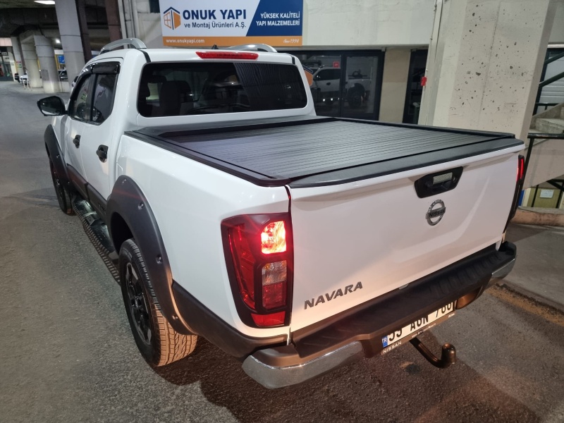 SÜRGÜLÜ KAPAK . NİSSAN NAVARA 2015+      ( YERLİ ÜRETİM )