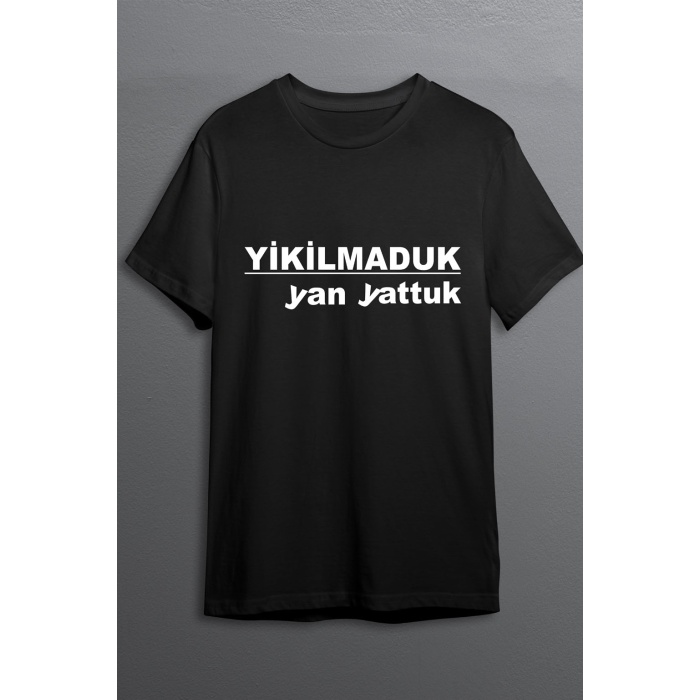 Yıkılmaduk Yan Yattuk Baskılı Pamuklu Likralı T-shirt (Beyaz Yazılı Siyah) XL Beden