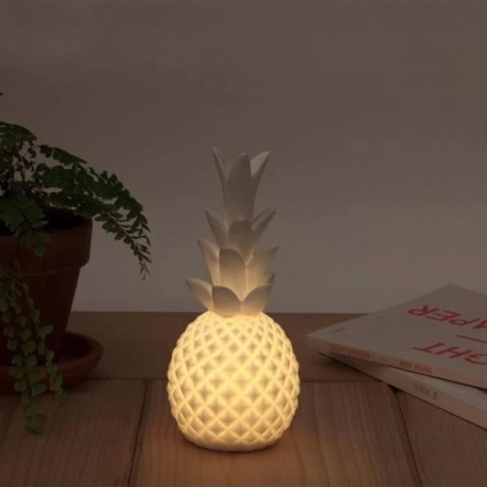 Ananas Şeklinde Desenli Büyük Boy Pilli Masa Ve Gece Lambası