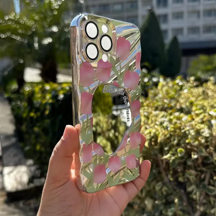 IPHONE 15 PRO CHROME FLOWER SİLİKON KAPAK