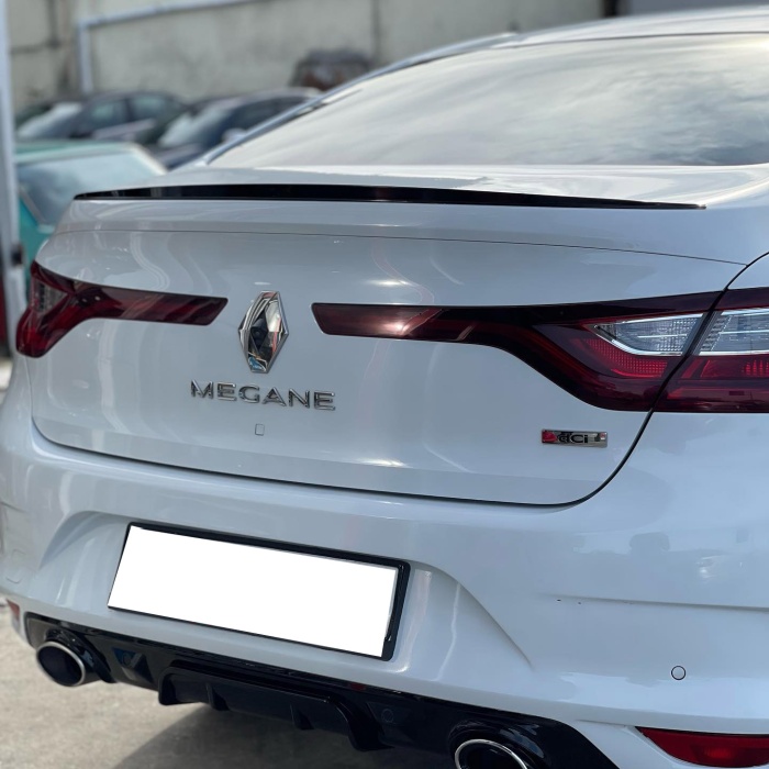 Megane4 Arka Difüzör Siyah Renk A+ İthal ürün Birebir Uyum