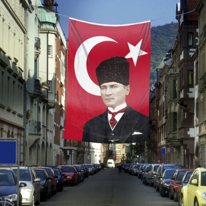 Kalpaklı Gazi Mustafa Kemal Atatürk Ay Yıldız Türk Bayraklı Poster Tören Kutlama Cephe Bayrağı ATA43