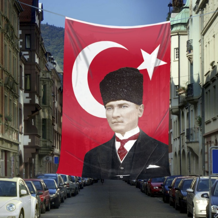 Kalpaklı Gazi Mustafa Kemal Atatürk Ay Yıldız Türk Bayraklı Poster Tören Kutlama Cephe Bayrağı ATA43