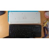 Logitech K400 klavye masa tutucunun altında T3640709