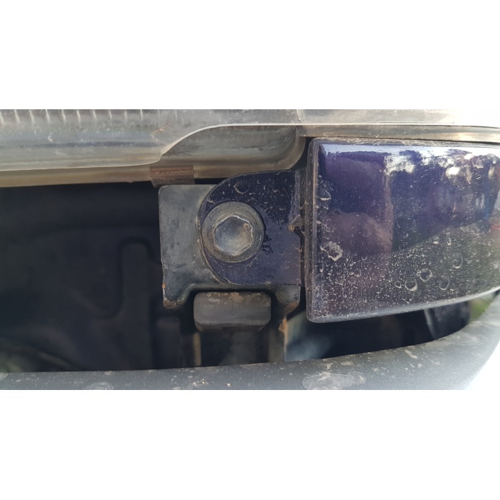 Şeritin farın altına sabitlenmesi Toyota Hilux Surf KZN185WTyota (5252235030)