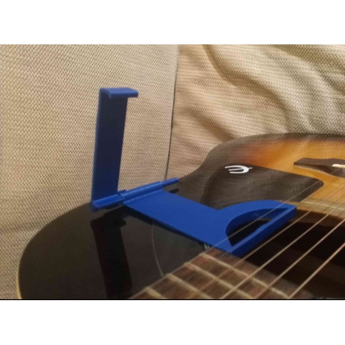 Gitar çalmak için telefon tutucusu