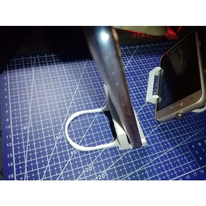 Akıllı telefon için stand. 2. Stabilitede bir miktar artış ile. 3D848952