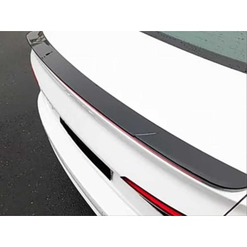 A4 2016-2019 IÇIN UYUMLU LED SPOILER PIANO BLACK (PARLAK SIYAH)