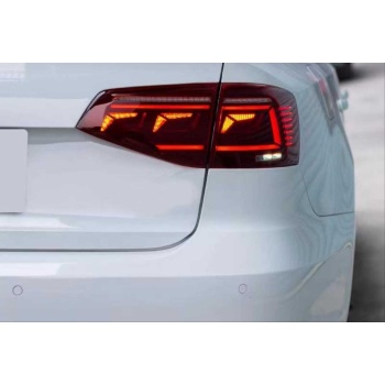 JETTA 2015+ IÇIN UYUMLU  LED STOP