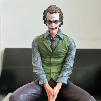 İç aksesuar oturan adam joker / ICSE25