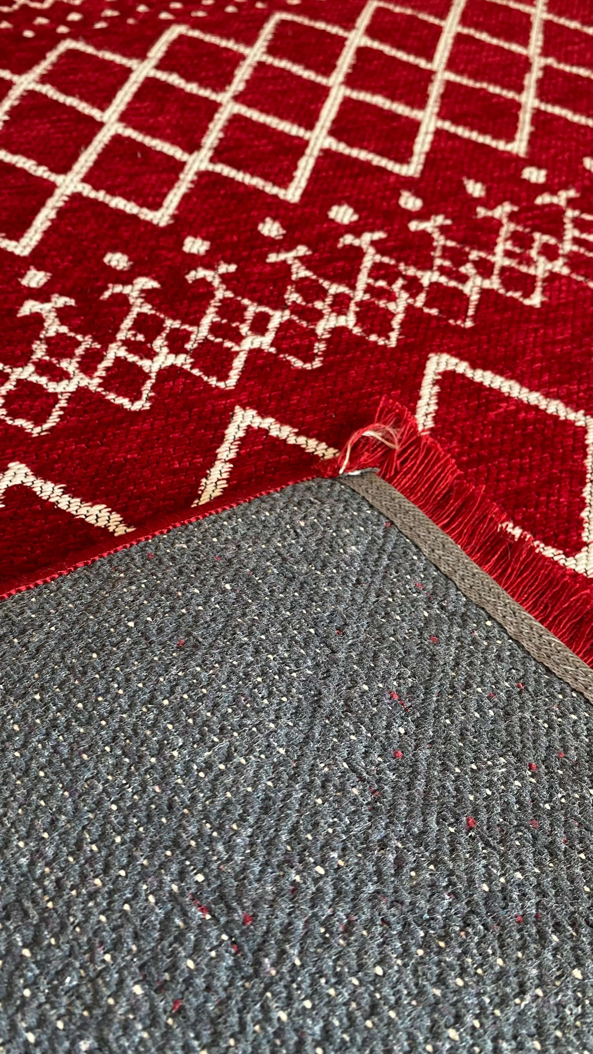 Üsküp Bordo-Ekru Dokuma Kilim