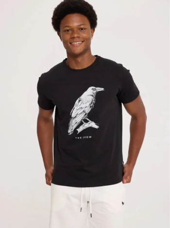 The Crow Tee Tişört – Siyahın Şıklığı ve Basic Tarzın Buluşması