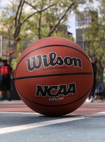 Wilson NCAA MVP Kauçuk Basketbol Topu – Dayanıklılık ve Performansın İdeal Kombinasyonu