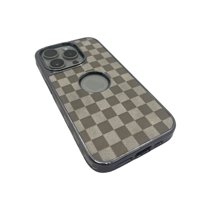 Hole Checkers Case Bej iPhone 14