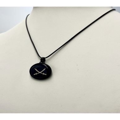 Çift Hançer Figürlü İpli Unisex Kolye