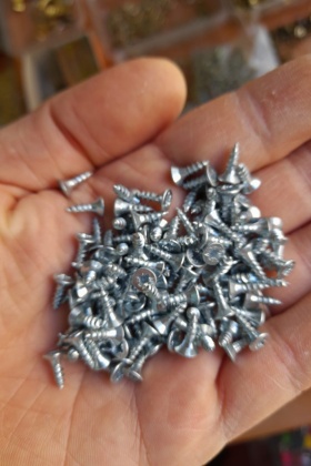 Sunta vidası kısa 3x9.5 mm 100 adet çinko renk