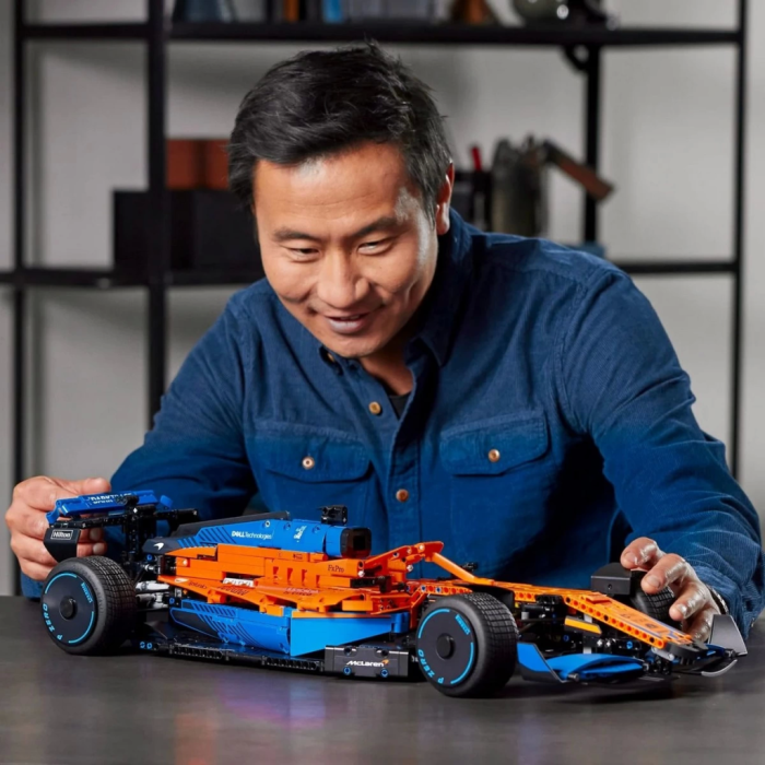   LEGO Technic McLaren Formula 1 Yarış Arabası 42141