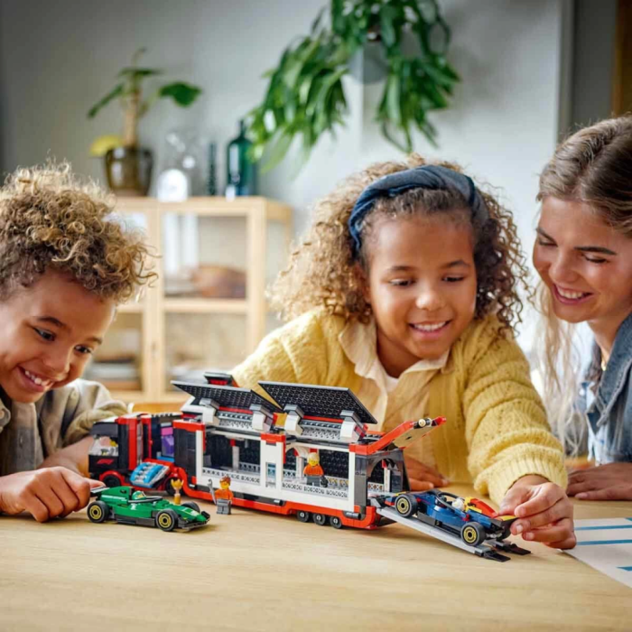 Nessiworld LEGO City RB20 ve AMR24 F1 Arabalı F1 Kamyonu 60445