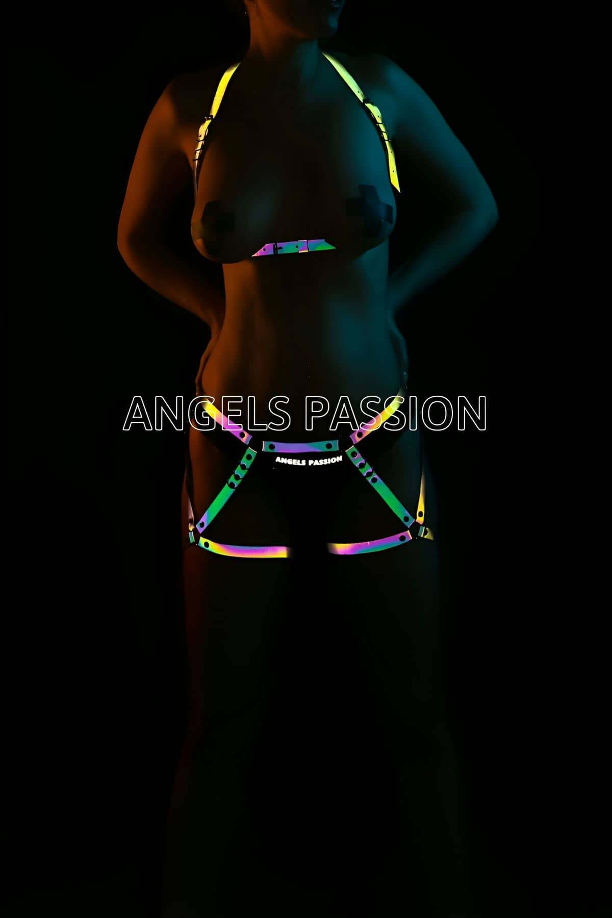 TOPTANBULURUM Erotik Giyim Reflektörlü Harness Takım - Ürün Rengi:Rainbow Reflektör