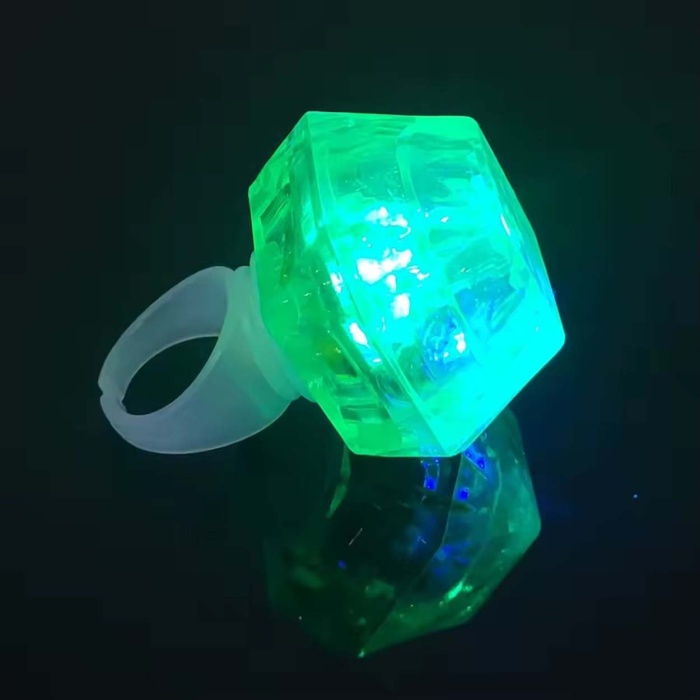 Kristal Tasarımlı Led Glow Işıklı 3 Modlu Yeşil Yüzük 3.5 x 5 cm