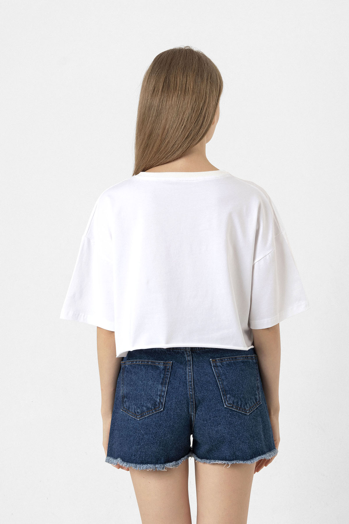 Blackpink Minimalist Beyaz Kadın Crop Tshirt