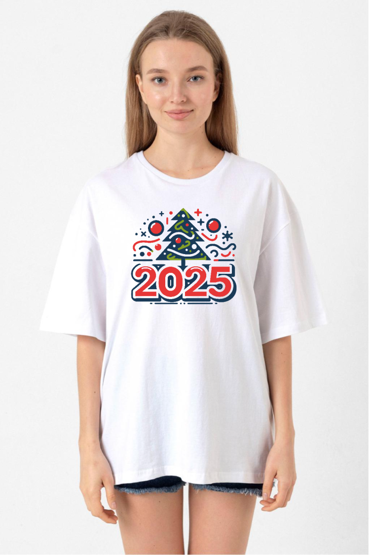 Happy New Year 2025 Essential Beyaz Kadın Oversize Tshirt