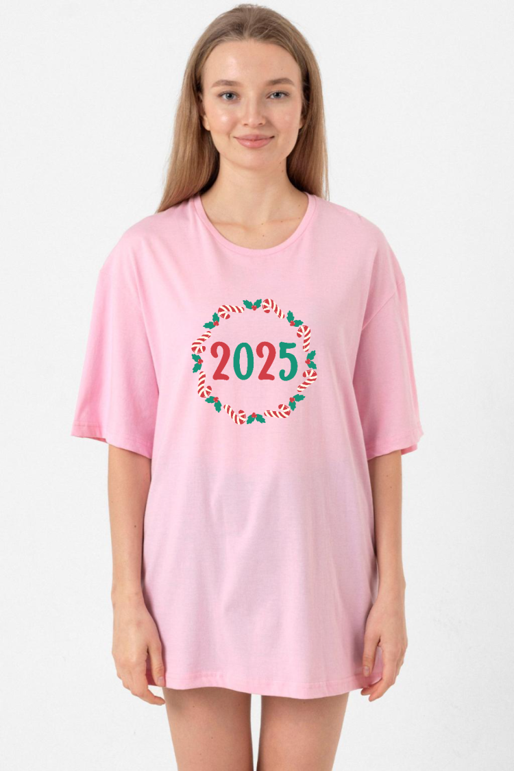 Christmas Holiday Wreath Pembe Kadın Oversize Tshirt