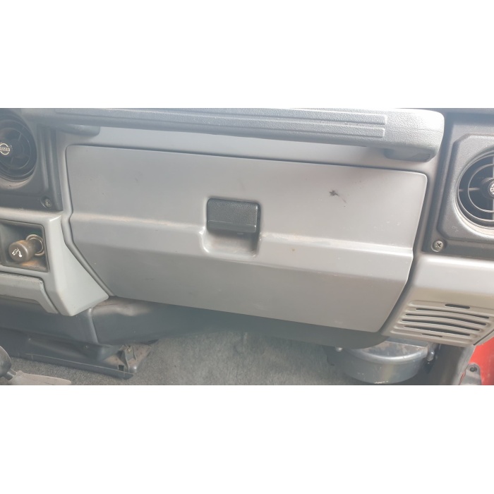 Toyota Land Cruiser 70 Serisi Torpido Gözü Kilidi T6173871