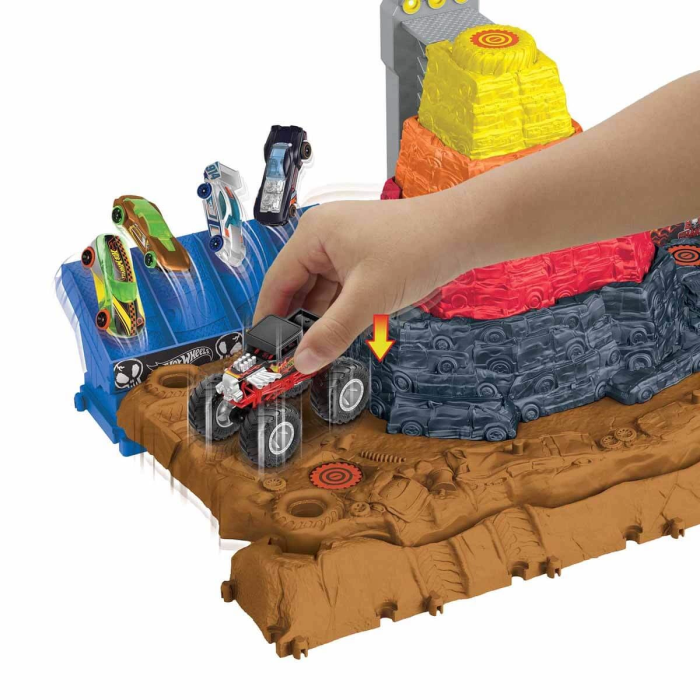 Monster Trucks Muhteşem Çarpışma Arenası Oyun Seti Hnb96